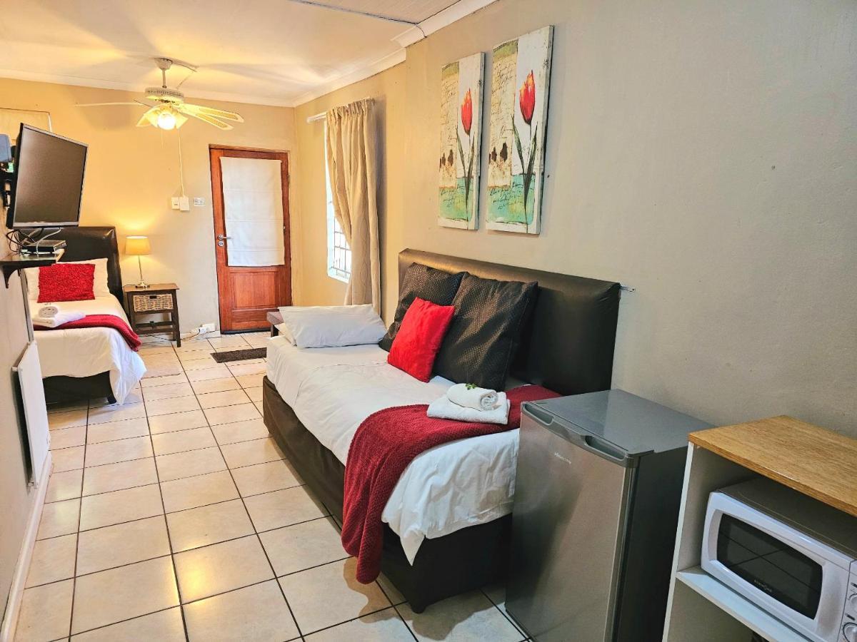 El Roi Guest Lodge White River Esterno foto